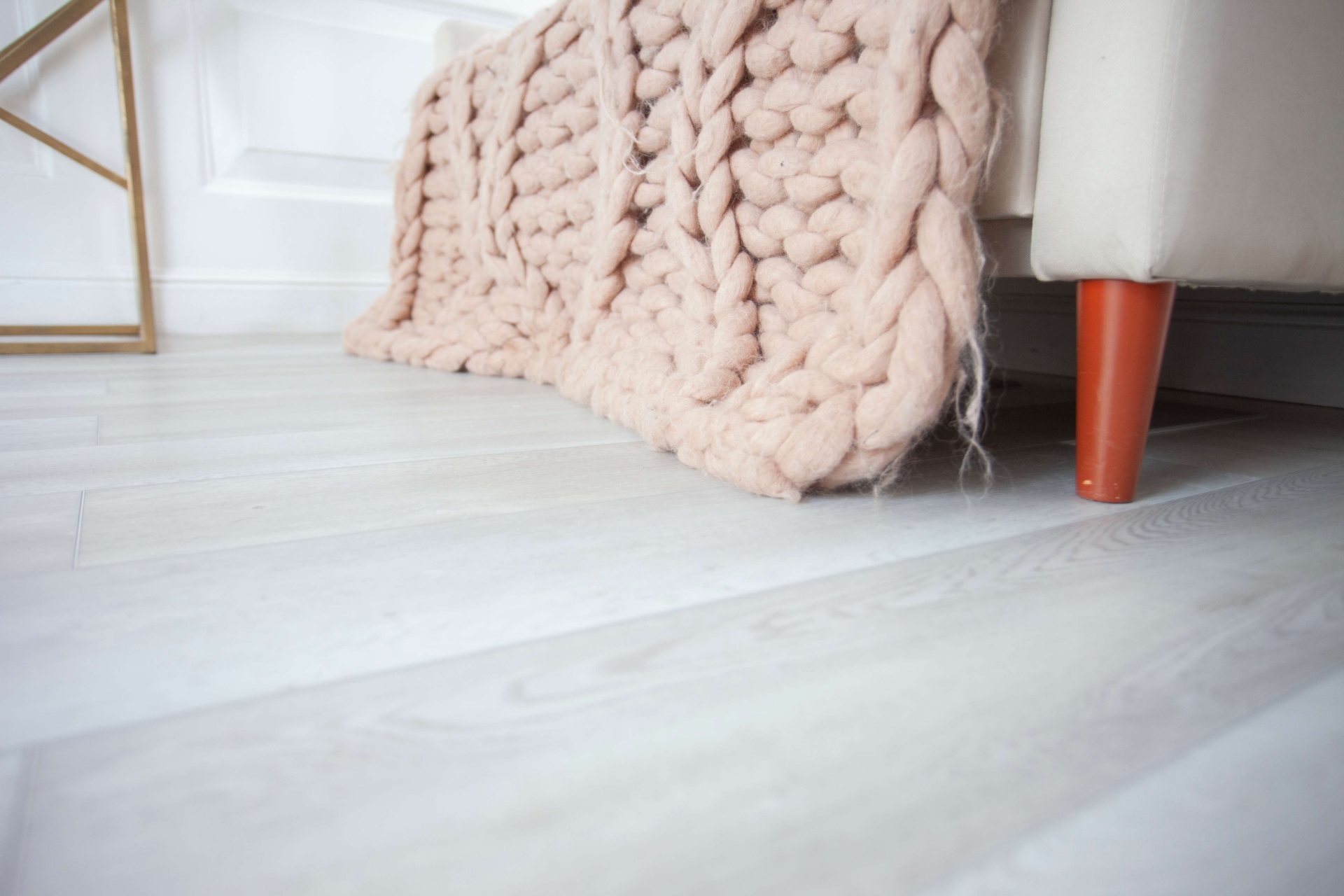 SPC ламинат «Damy Floor» Дуб Зимний (1220*180*4 мм) — купить в Санкт-Петербурге