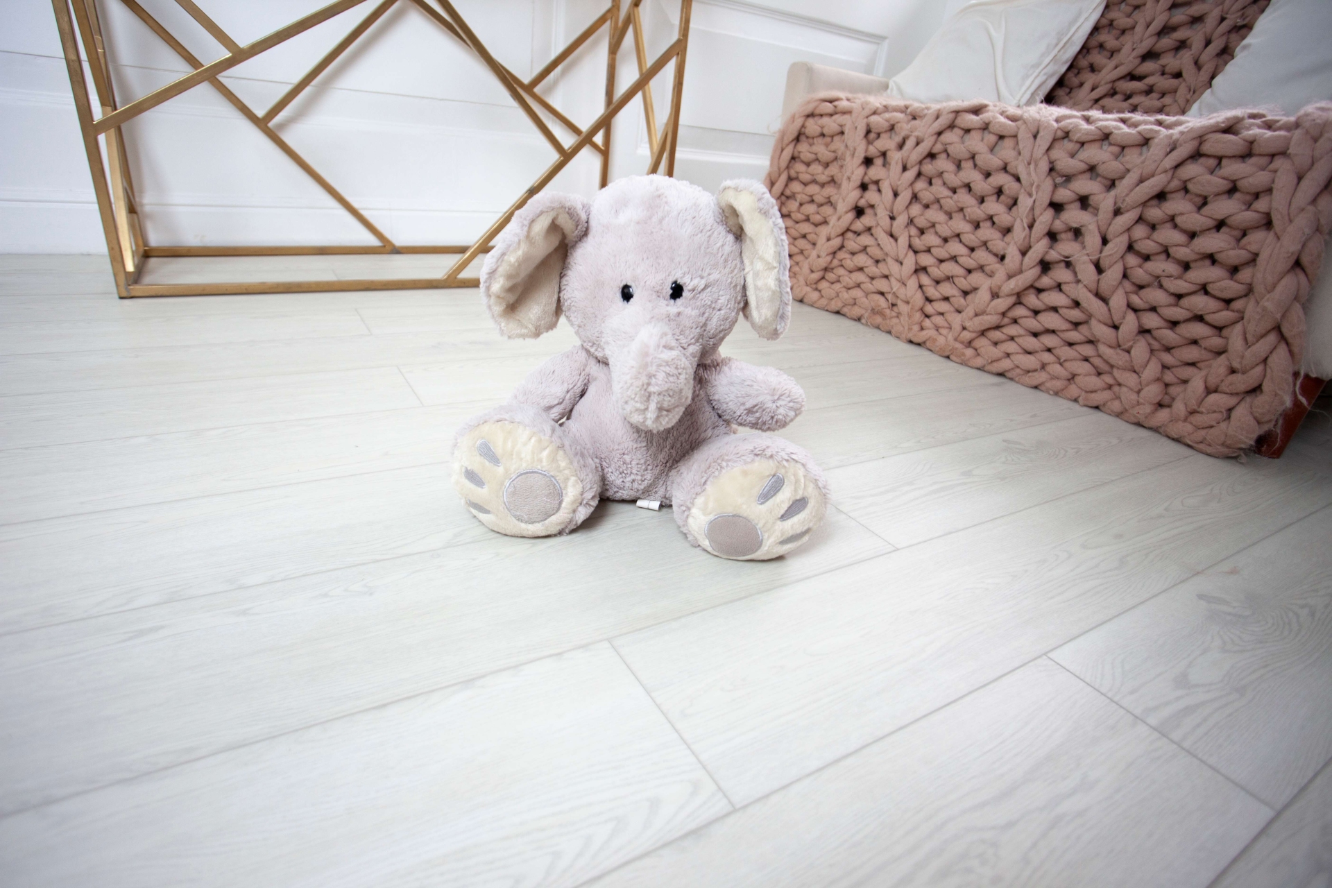 Усовершенствованная кварц-виниловая плитка «Damy Floor» Дуб Светлый (1227*187*2,5 мм) — купить в Санкт-Петербурге