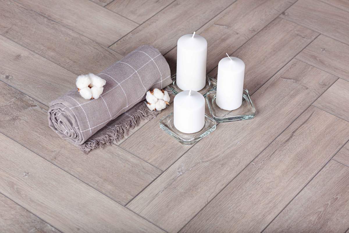 Замковая ПВХ плитка "Aberhof" Carmelita 1682 (615*123*5 мм) — купить в Санкт-Петербурге