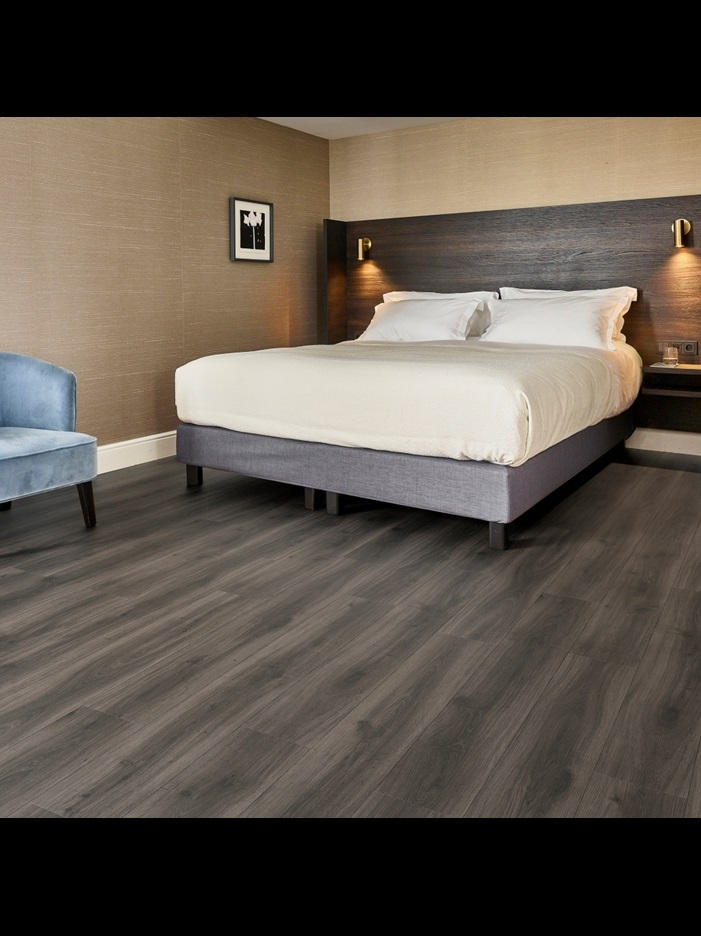 Замковая ПВХ плитка Tradition Oak 890 (1251*189*5 мм) — купить в Санкт-Петербурге