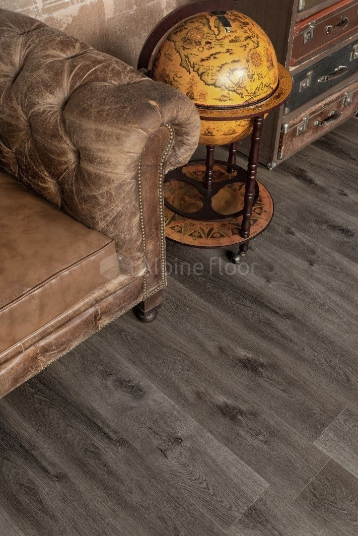 Замковая ПВХ плитка "Alpine Floor" Дуб торфяной  (1524*180*8мм) — купить в Санкт-Петербурге