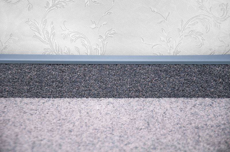 Плинтус для ковролина "Korner" Listwa графит (2500*13,8*50 мм) — купить в Санкт-Петербурге