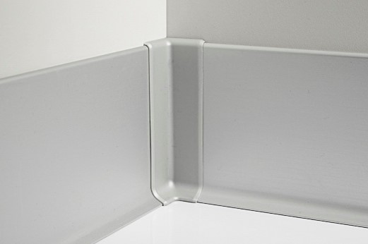 Угол внутренний к алюминиевому плинтусу 60мм анодированное серебро — купить в Санкт-Петербурге