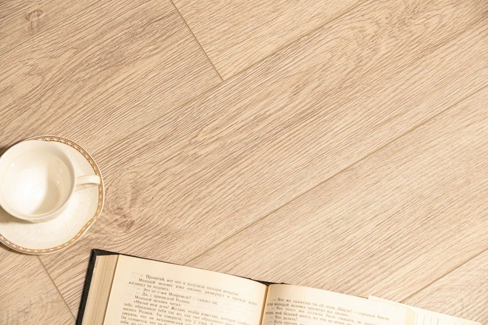 Виниловый ламинат "Bonkeel" Style Дуб Гарднер (1200*125*4 мм) — купить в Санкт-Петербурге