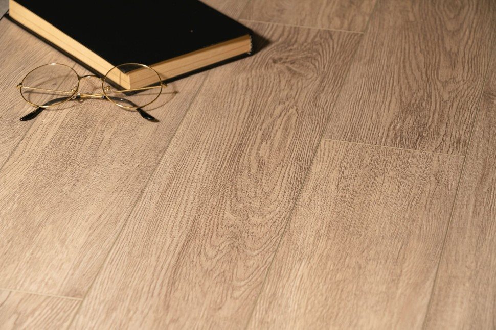 Виниловый ламинат "Bonkeel" Style Дуб Гарднер (1200*125*4 мм) — купить в Санкт-Петербурге
